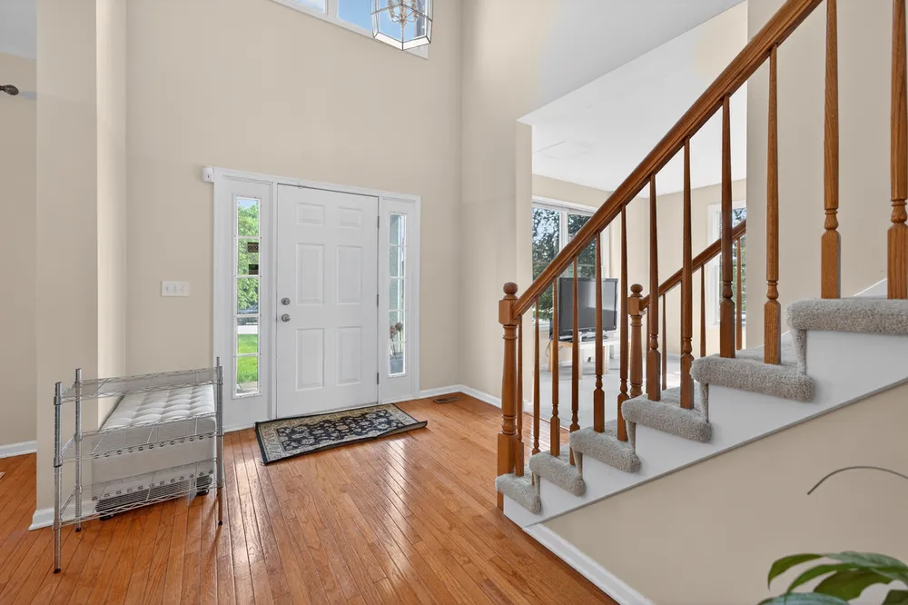 5701 Caribou Ln, Hoffman Estates, IL 60192
