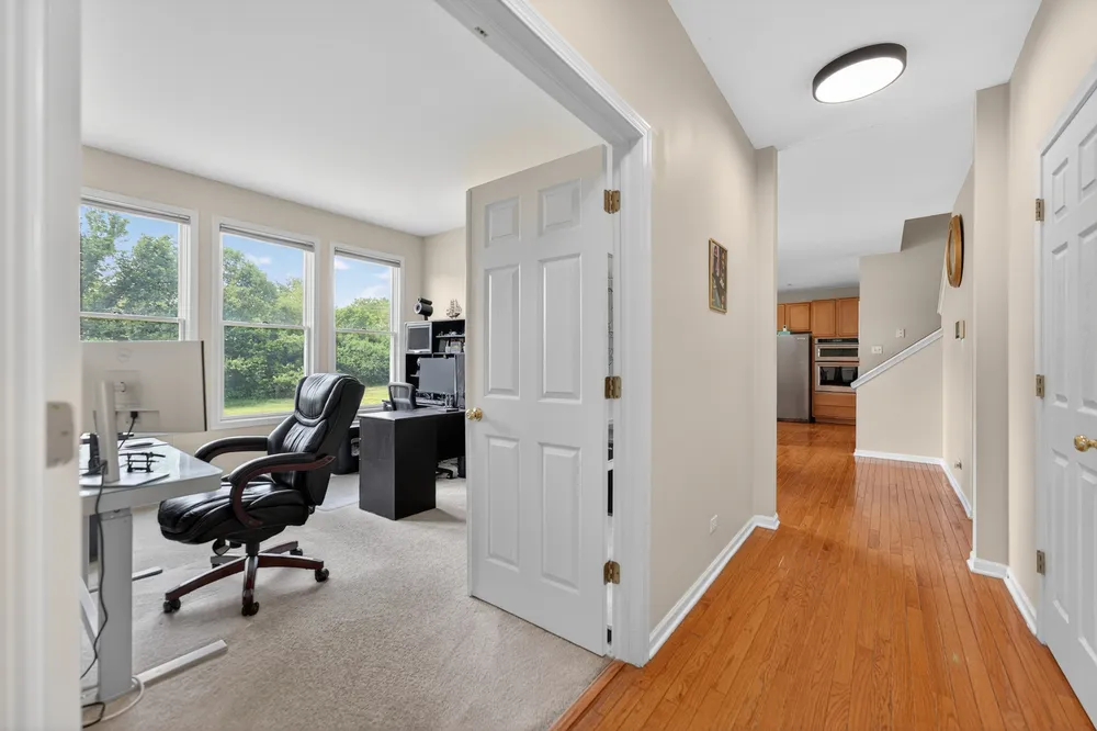 5701 Caribou Ln, Hoffman Estates, IL 60192