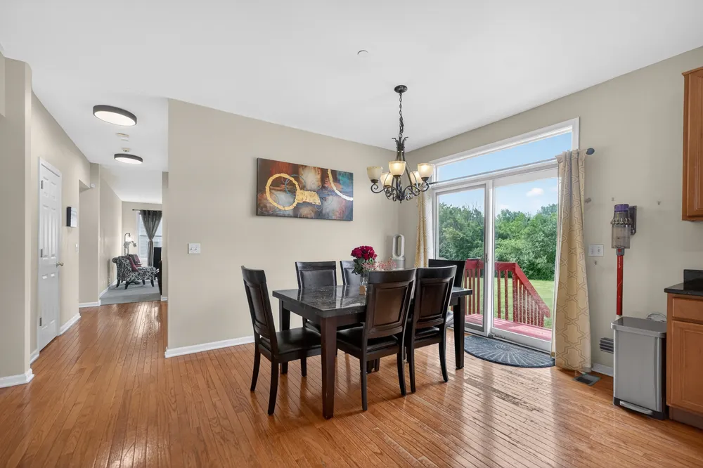 5701 Caribou Ln, Hoffman Estates, IL 60192