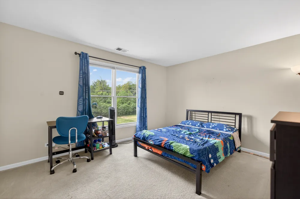 5701 Caribou Ln, Hoffman Estates, IL 60192