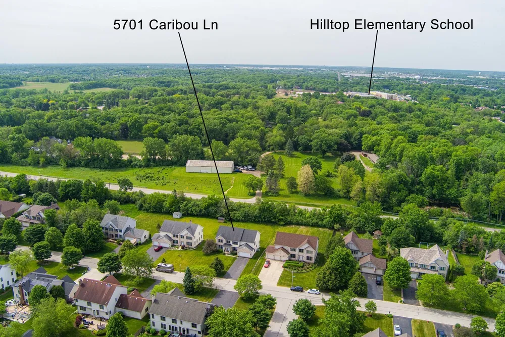5701 Caribou Ln, Hoffman Estates, IL 60192