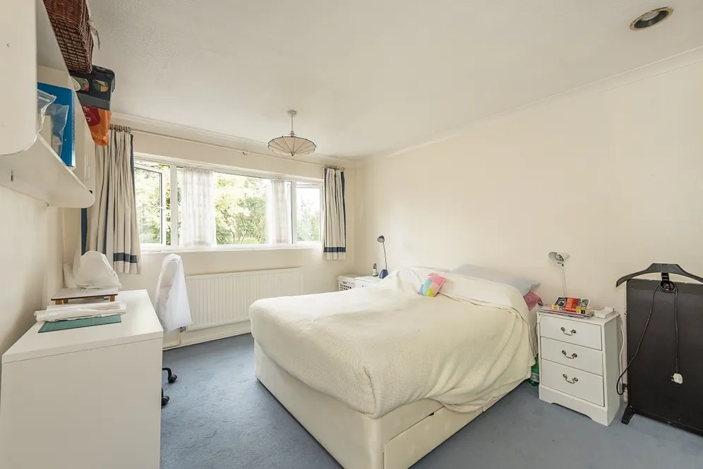 Myrtleside Close Northwood HA6 photo 5
