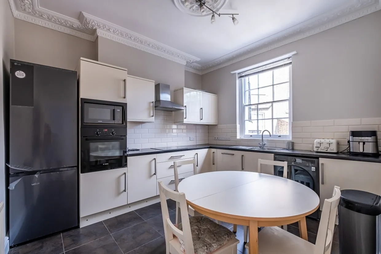 Churton Street London SW1V photo 6