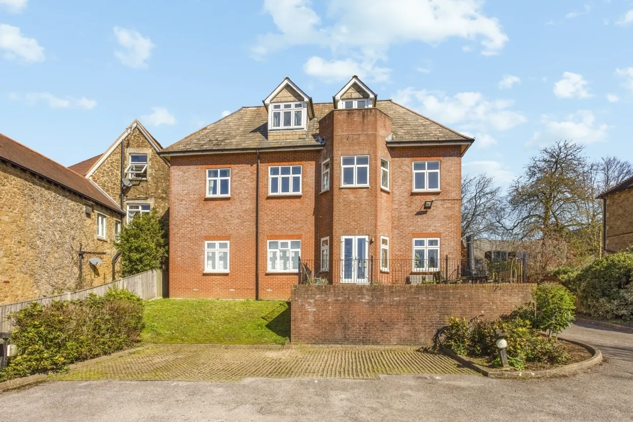 Nightingale Road Guildford GU1 photo 7