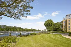 Pinewood Gardens Teddington TW11 photo 13