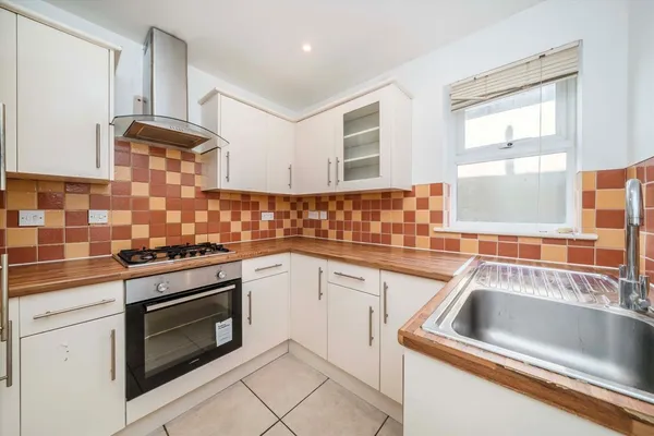 Waldegrave Road, Teddington, TW11 photo 4