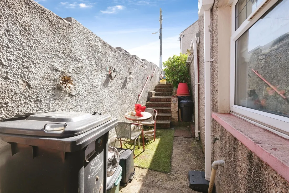 Property photo 11