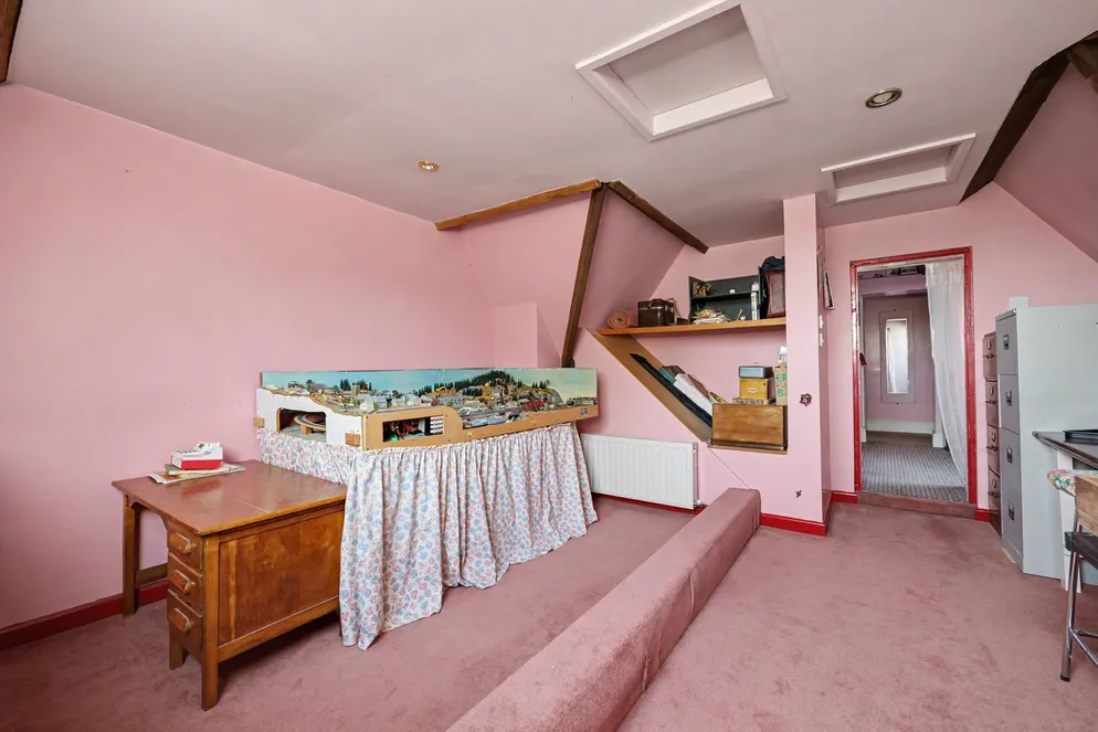Property carousel item 22