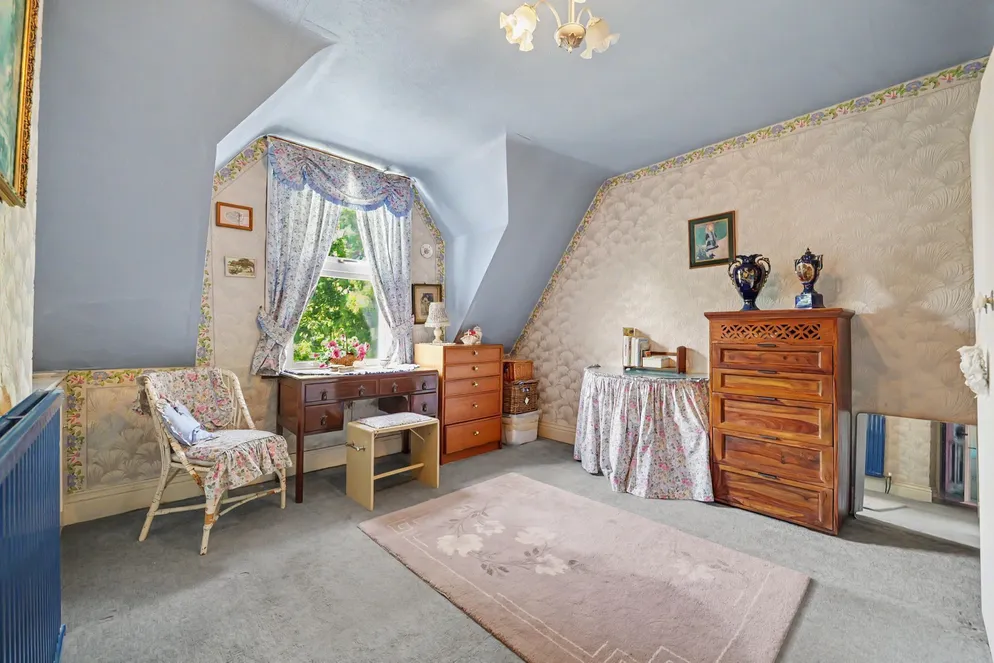 Property carousel item 24