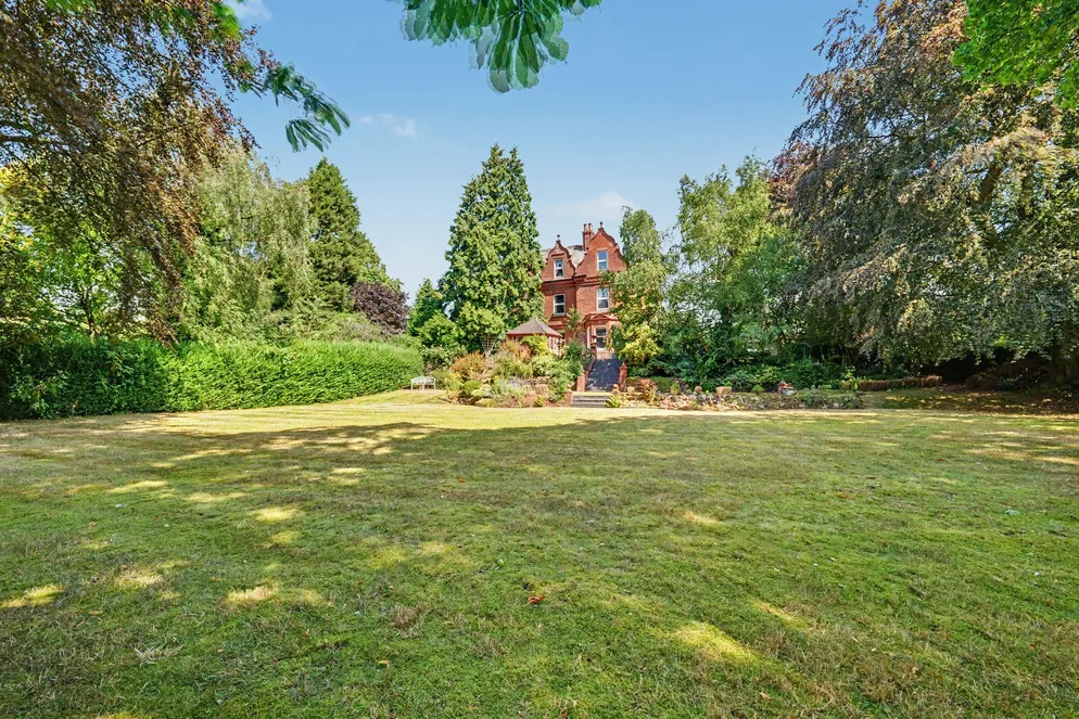 Property carousel item 27