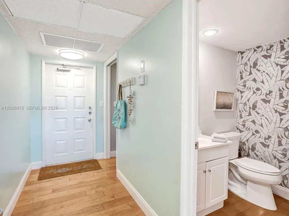 808 Cypress Blvd, Pompano Beach, FL 33069
