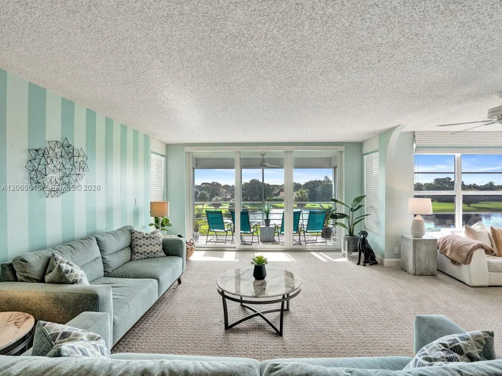 808 Cypress Blvd, Pompano Beach, FL 33069