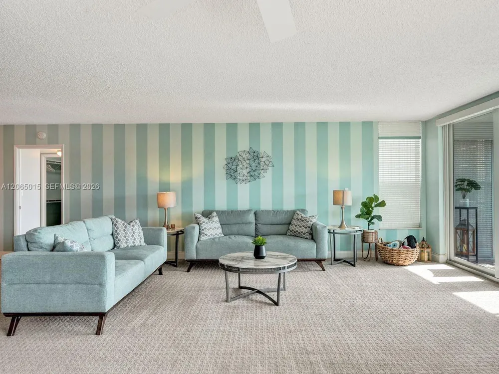 808 Cypress Blvd, Pompano Beach, FL 33069