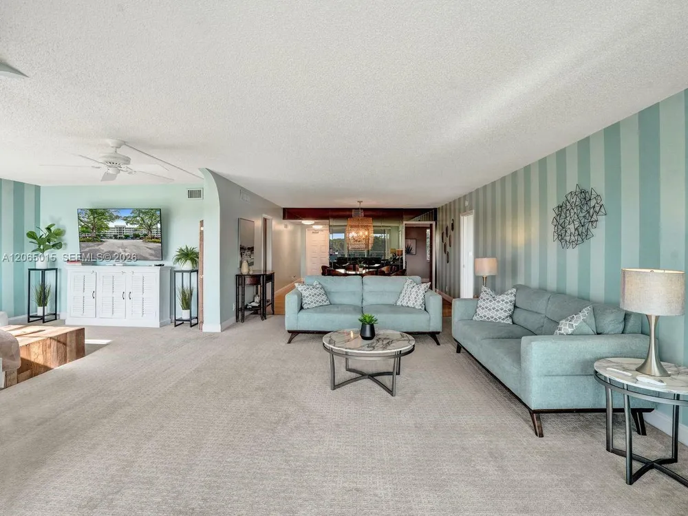 808 Cypress Blvd, Pompano Beach, FL 33069