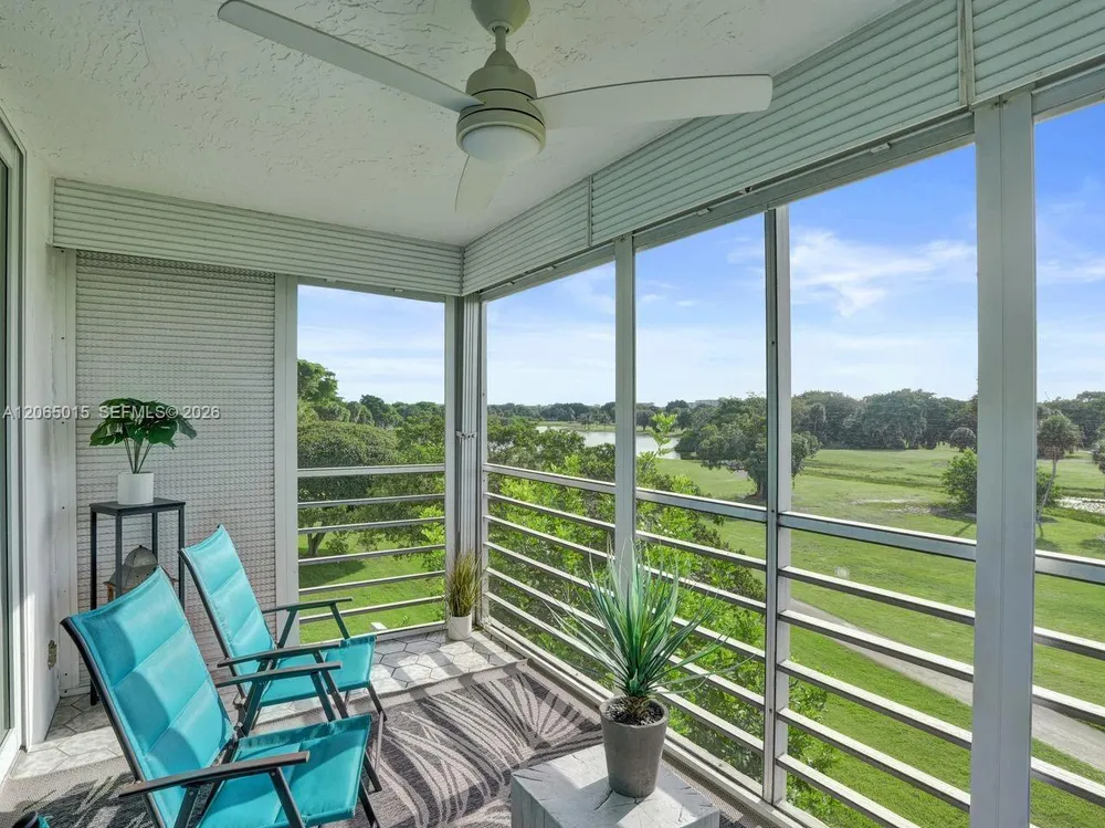 808 Cypress Blvd, Pompano Beach, FL 33069