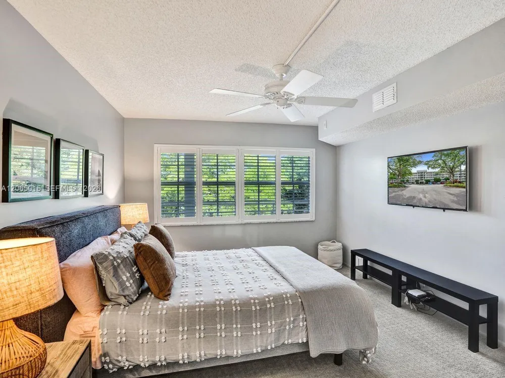 808 Cypress Blvd, Pompano Beach, FL 33069