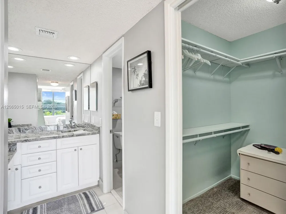 808 Cypress Blvd, Pompano Beach, FL 33069