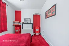 Therapia Lane, Croydon