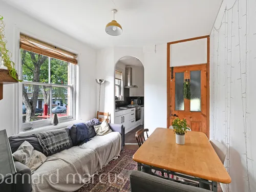 Crownstone Road, LONDONphoto