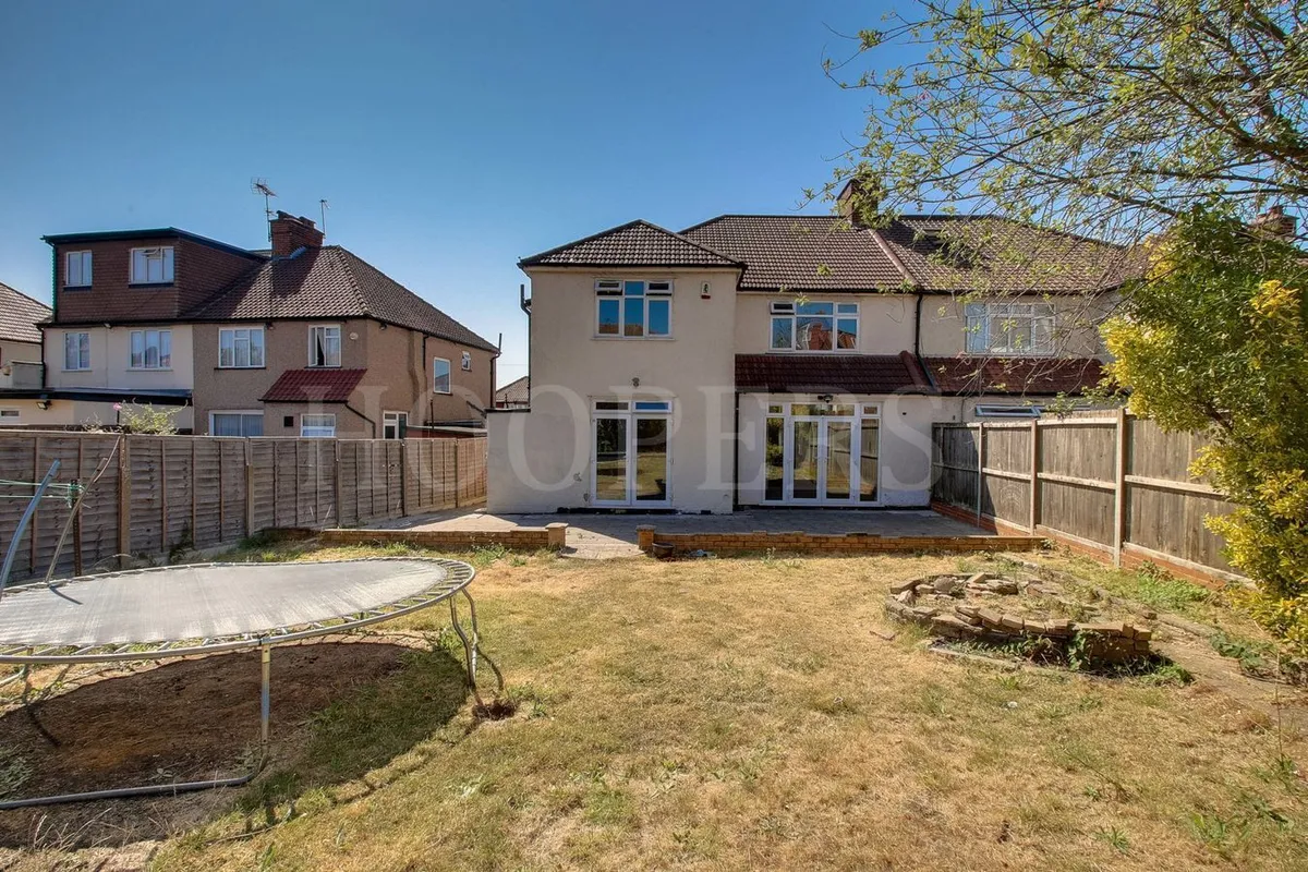 Sonia Gardens, London, NW10