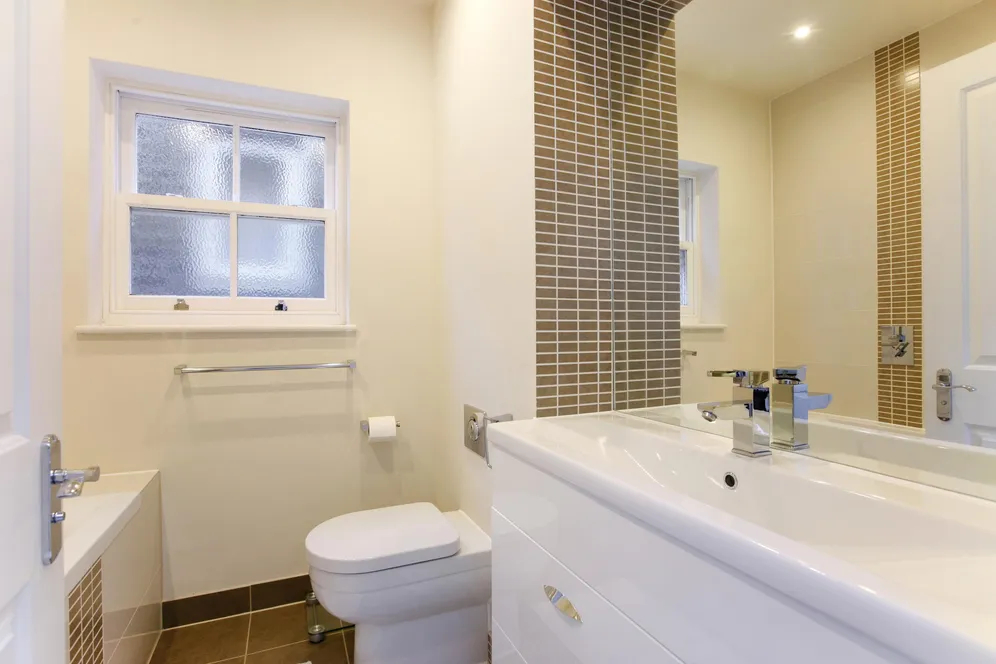 Clifton Road Kingston upon Thames KT2 photo 5