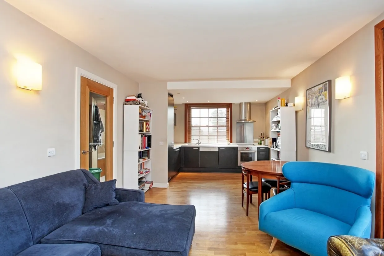 Scott Avenue London SW15 photo 3