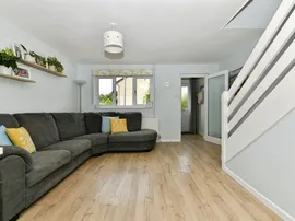 Holland Close, Chippenham thumb 3