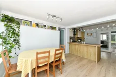 Holland Close, Chippenham