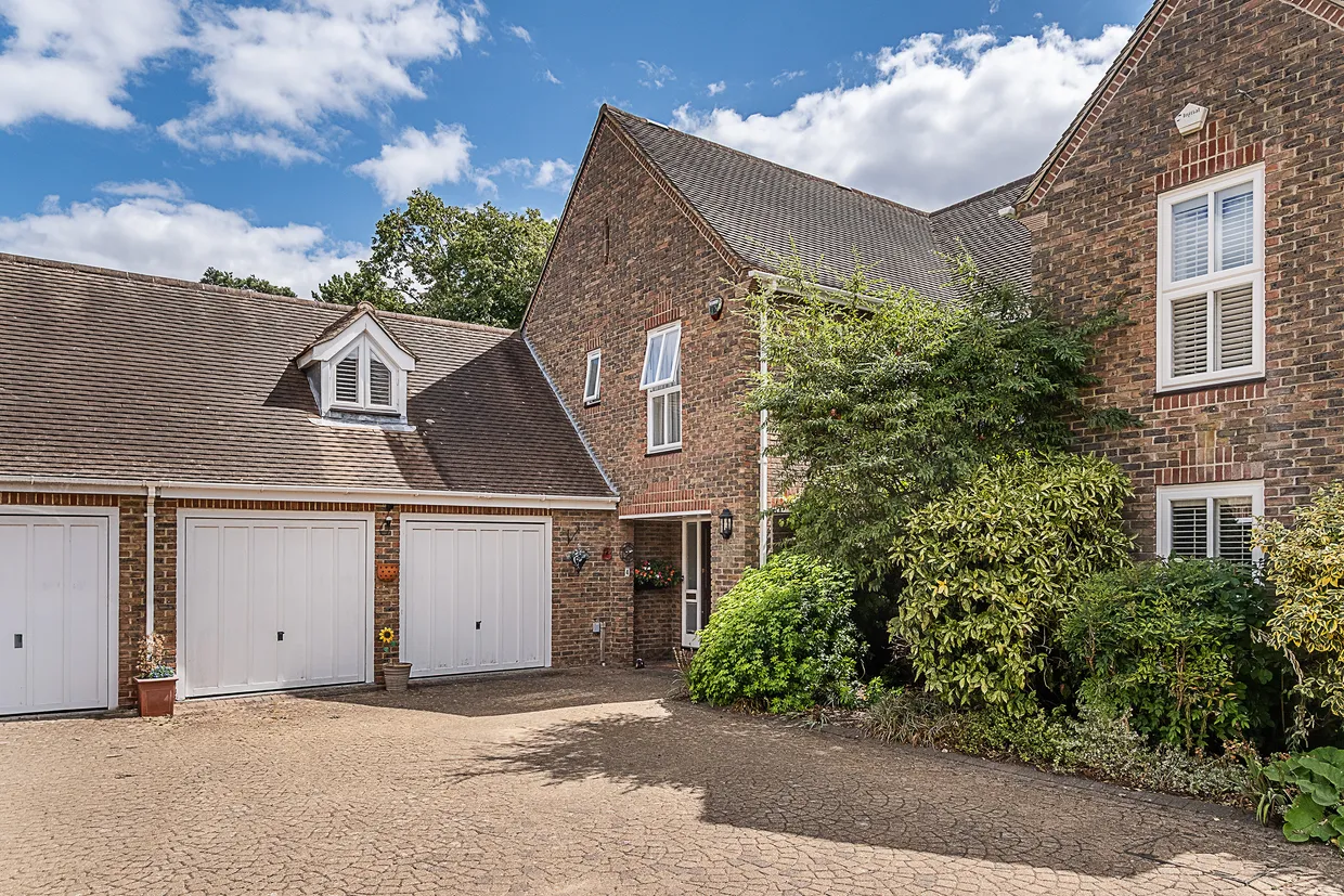 Paget Place, Kingston Upon Thames, KT2 photo 1