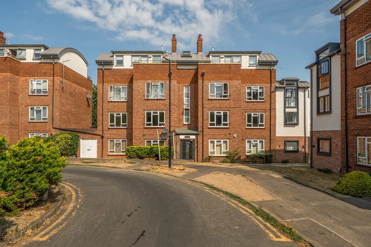 Courtlands, Maidenhead