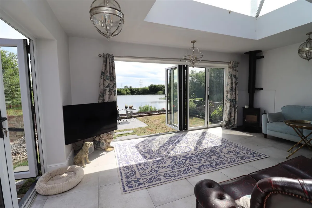 The Landing, Broomfleet