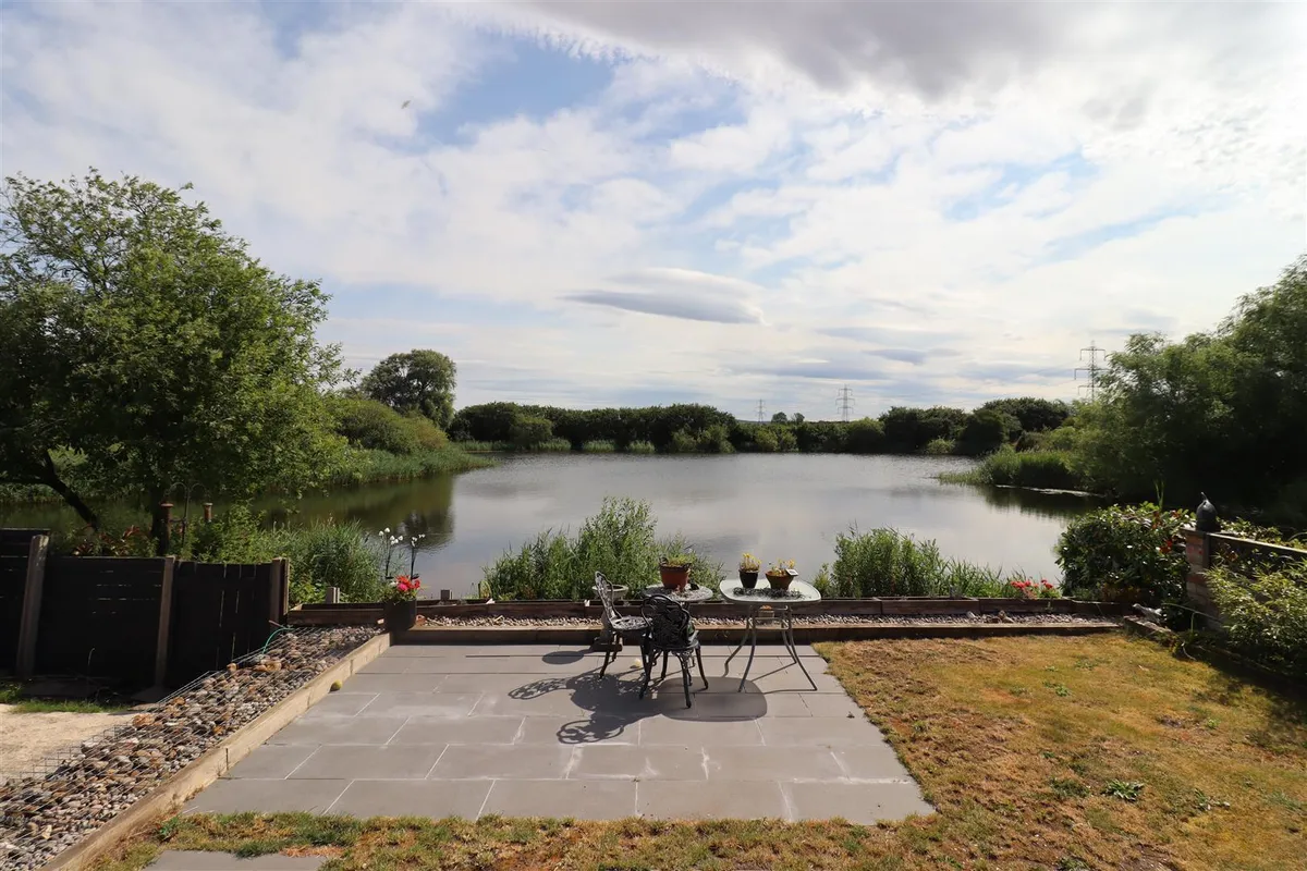 The Landing, Broomfleet
