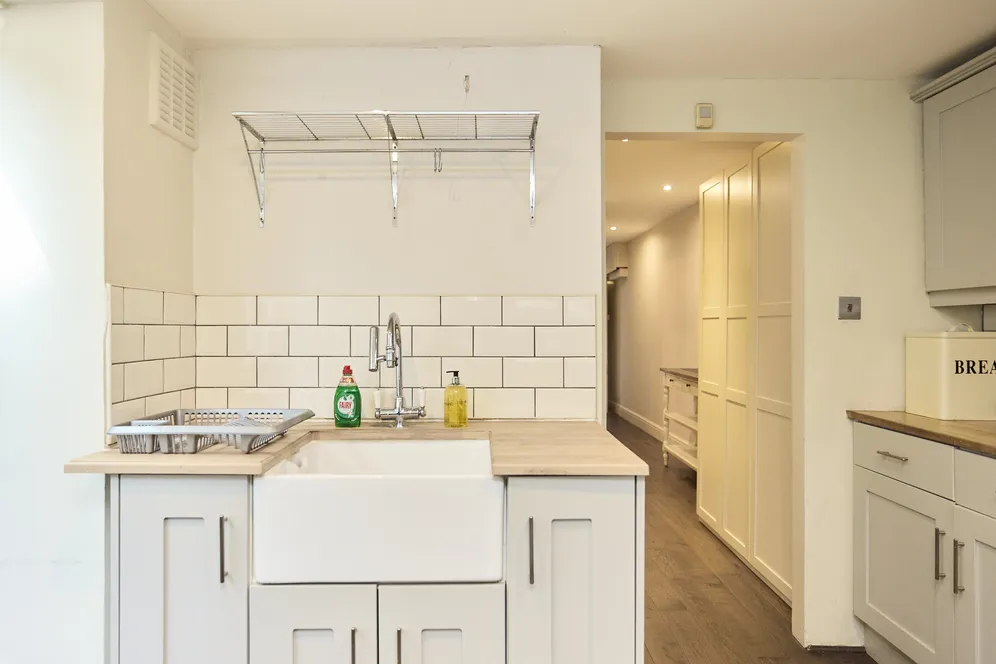 Taybridge Road, London, SW11 photo 12