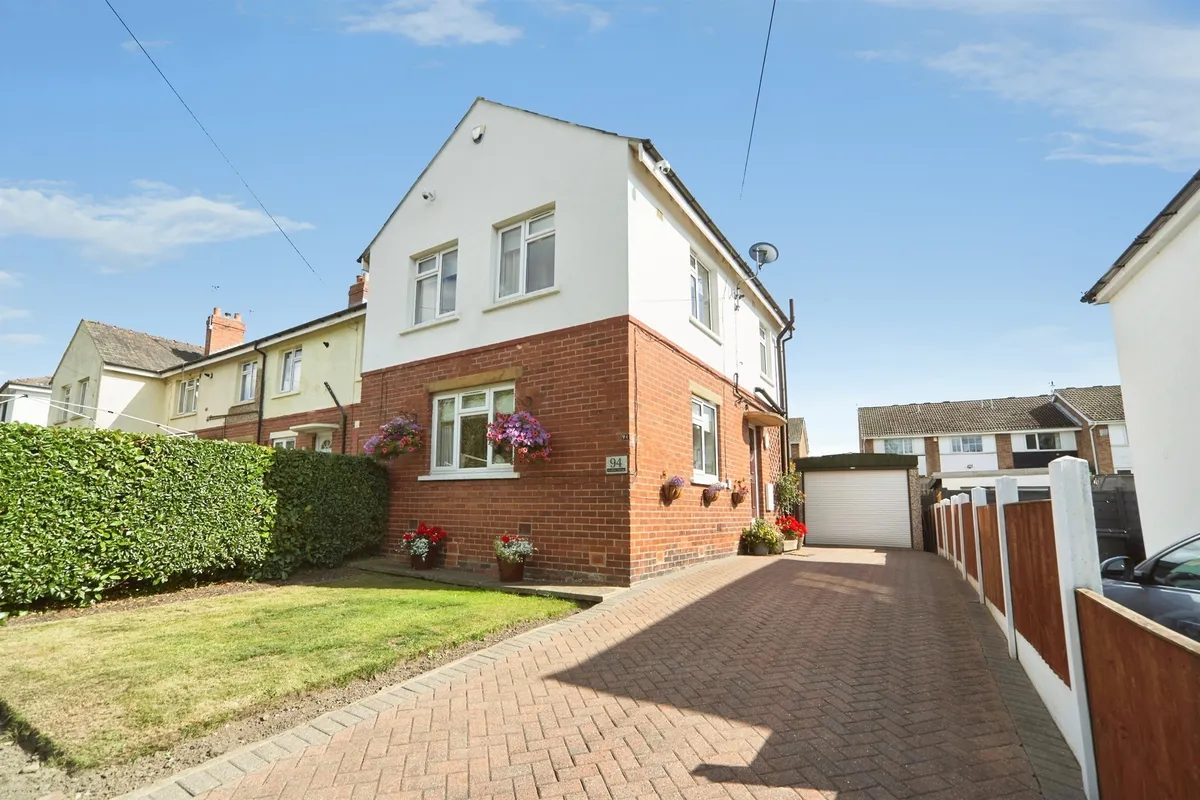 Henshaw Avenue, Yeadon, Leeds