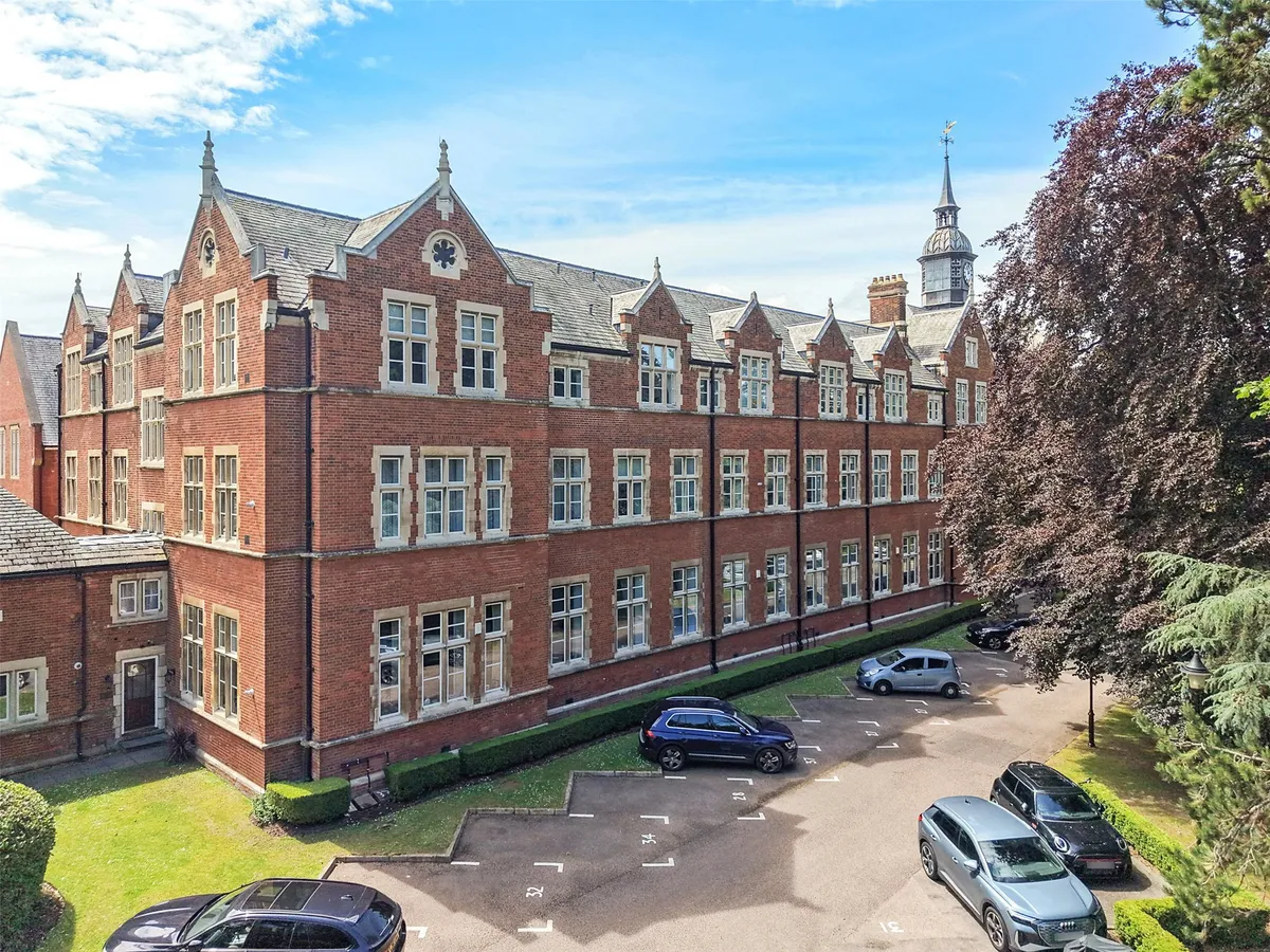 Lavender Close, Leatherhead, Surrey, KT22