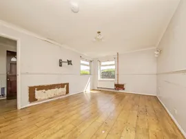 Frances Close, Wivenhoe, Colchester thumb 2