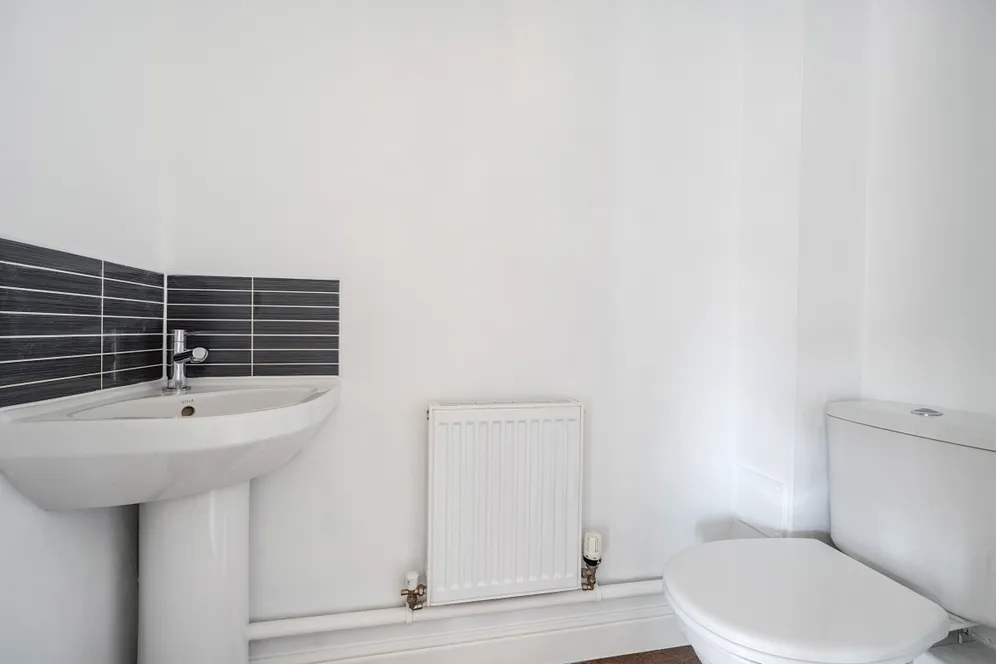 Brimstone End Leamington Spa CV31 photo 7