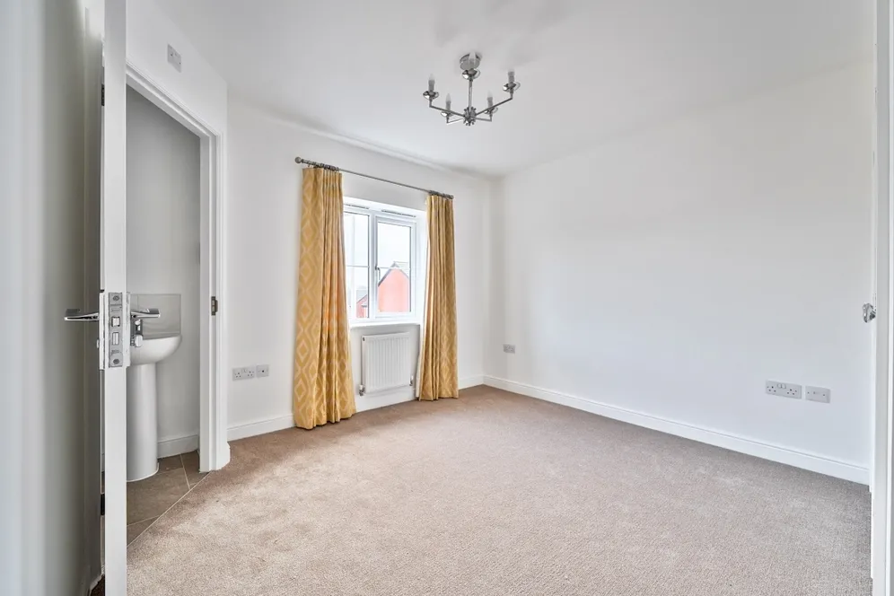 Brimstone End Leamington Spa CV31 photo 9