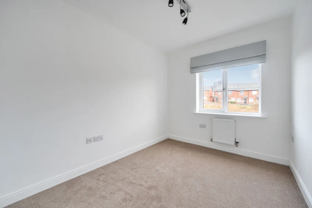 Brimstone End Leamington Spa CV31 photo 11