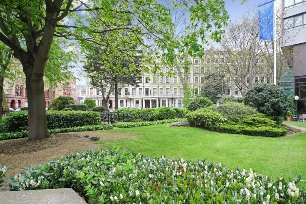 Ashburn Gardens South Kensington SW7 photo 1
