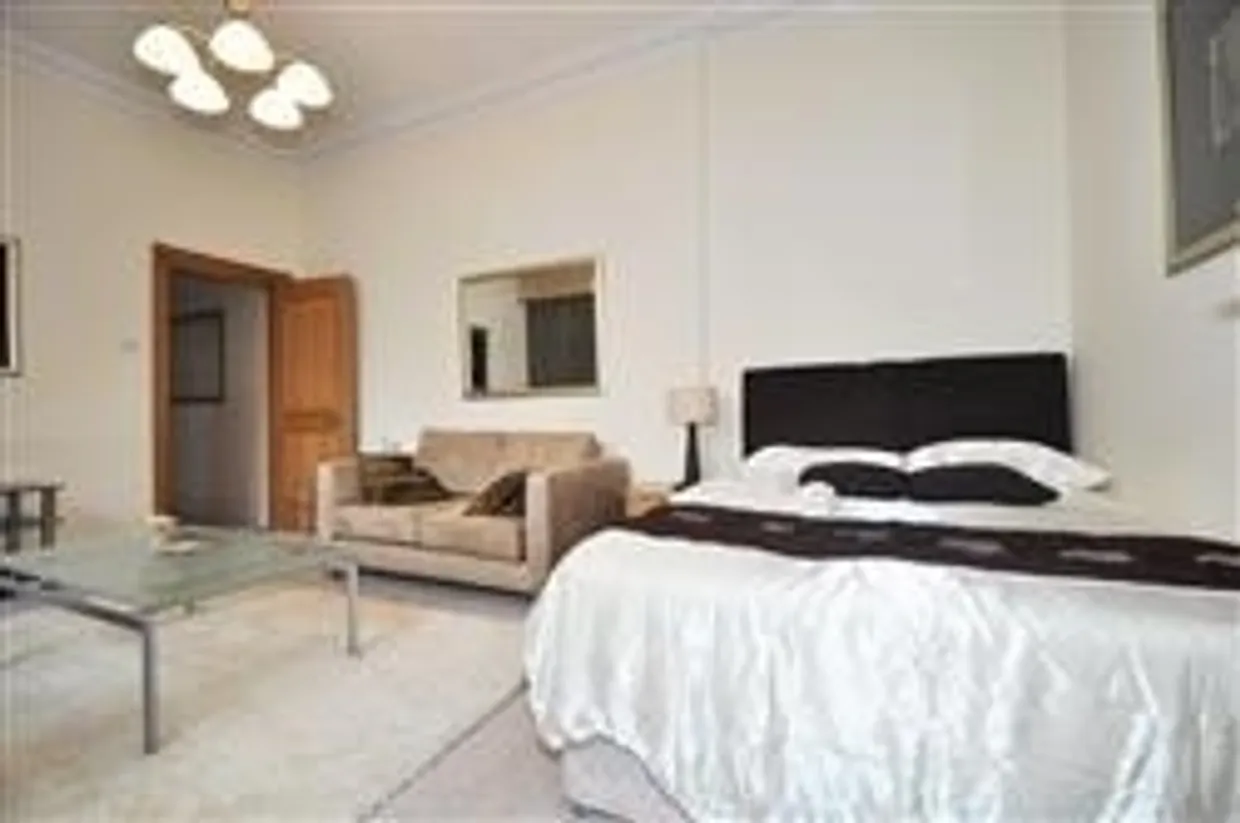 Ashburn Gardens South Kensington SW7 photo 3