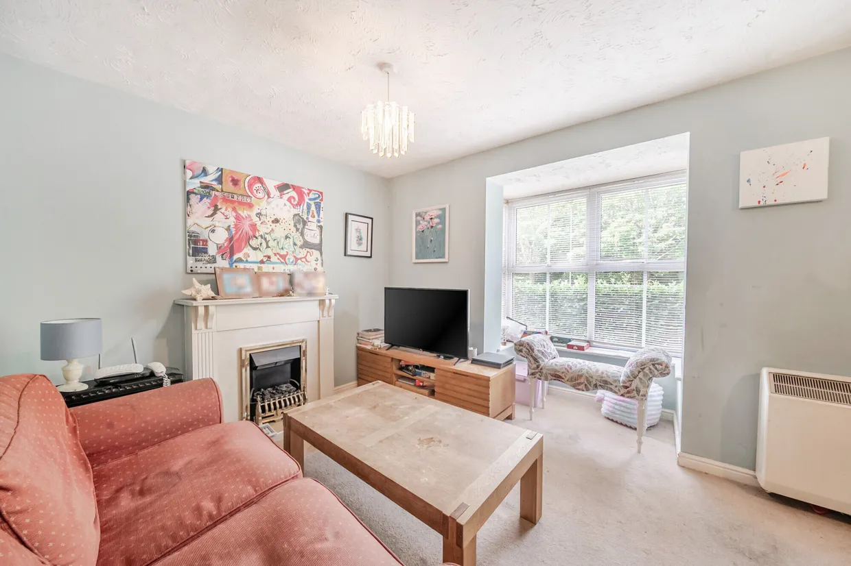 Ottawa Drive, Liphook, GU30 photo 2