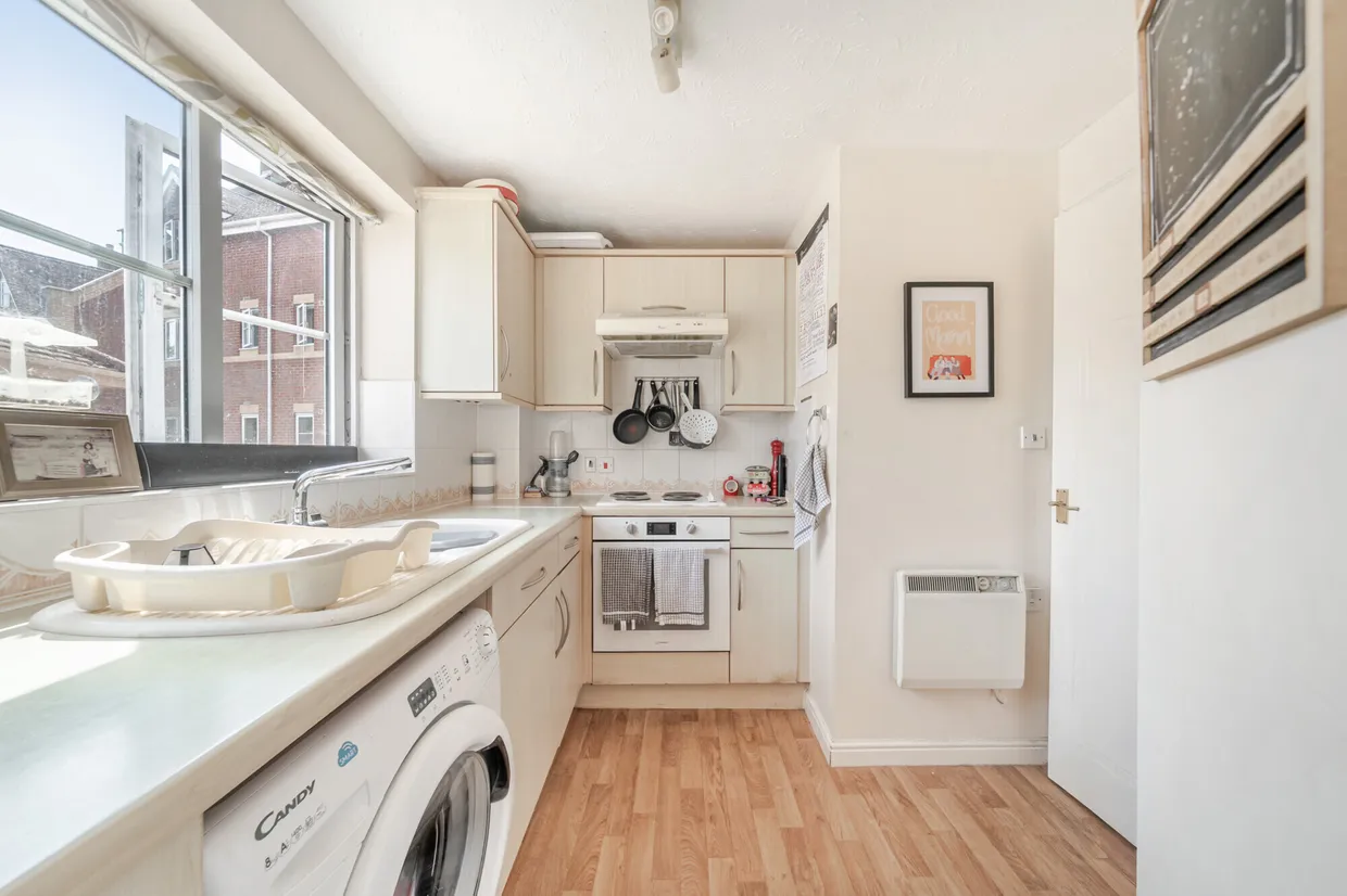 Ottawa Drive, Liphook, GU30 photo 3