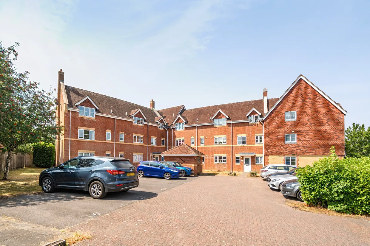 Ottawa Drive, Liphook, GU30 photo 8