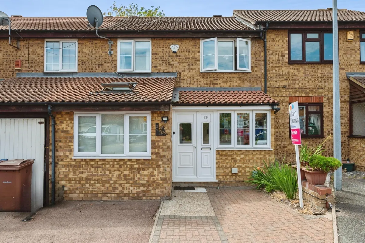 Falcon Avenue, Grays