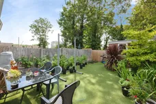 Falcon Avenue, Grays