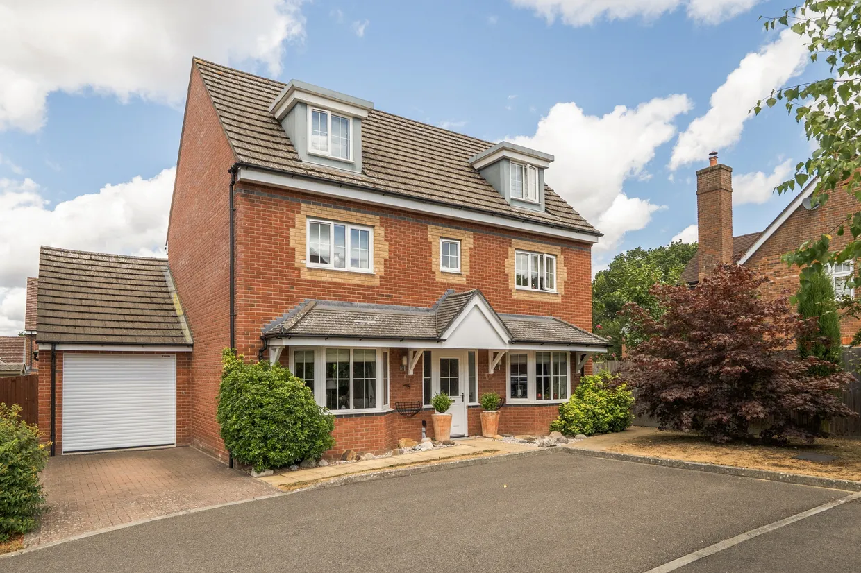 Martindales, Southwater, RH13 photo 1