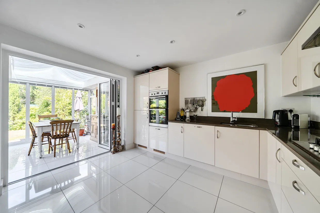 Martindales, Southwater, RH13 photo 5