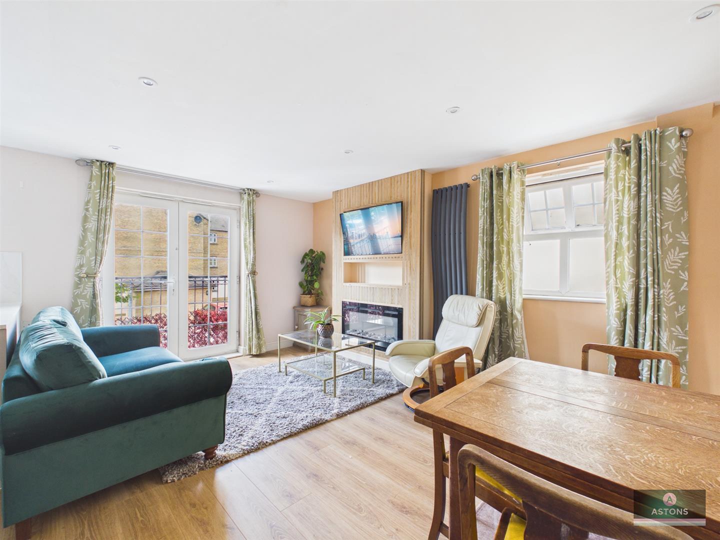 Messenger Close, Ifield, Crawley Image 5