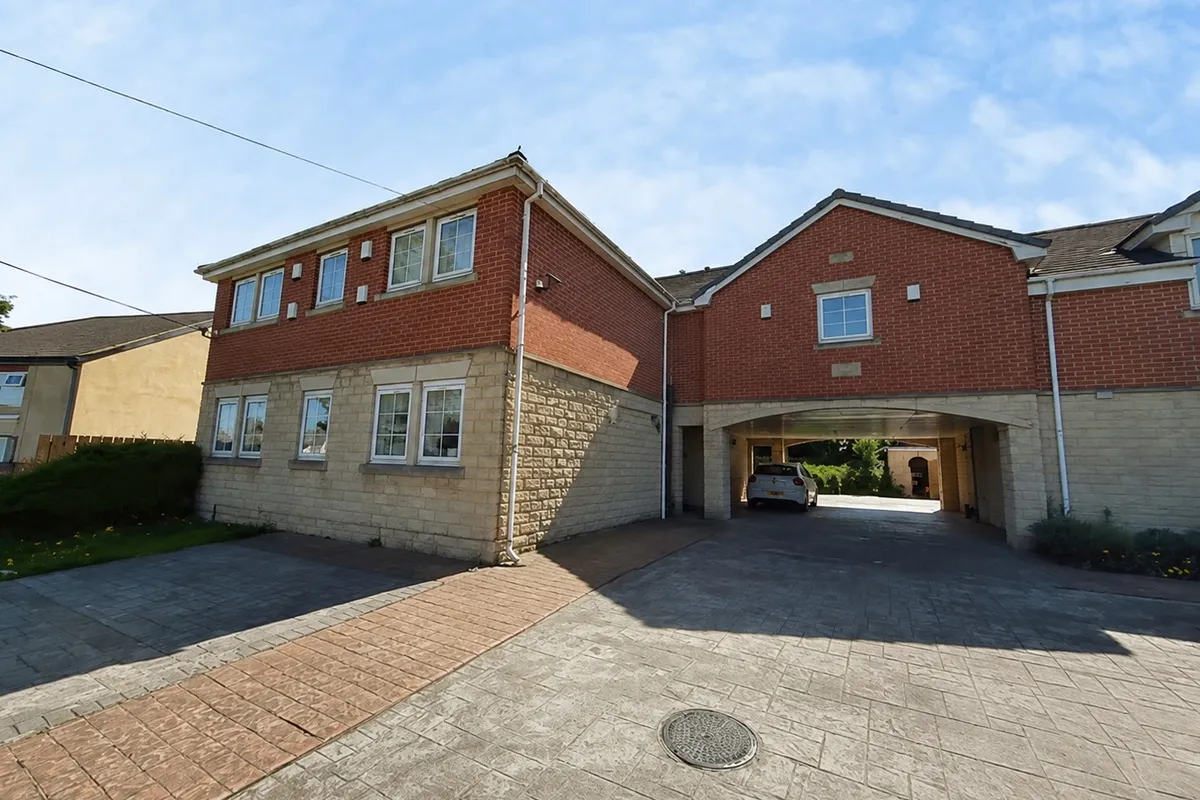 Bradford Road, Tingley, WAKEFIELD